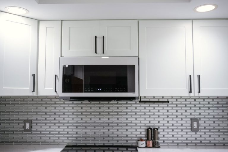 dove white rta cabinets subway tile backsplash