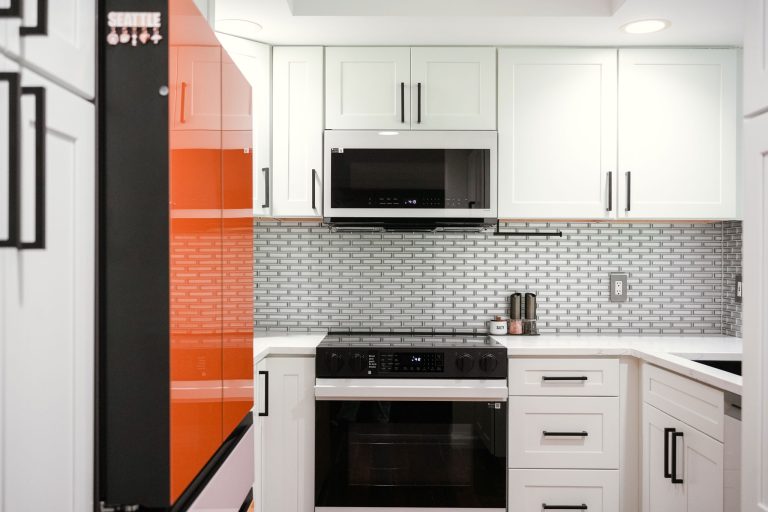 dove white shaker rta kitchen cabinets with subway tile