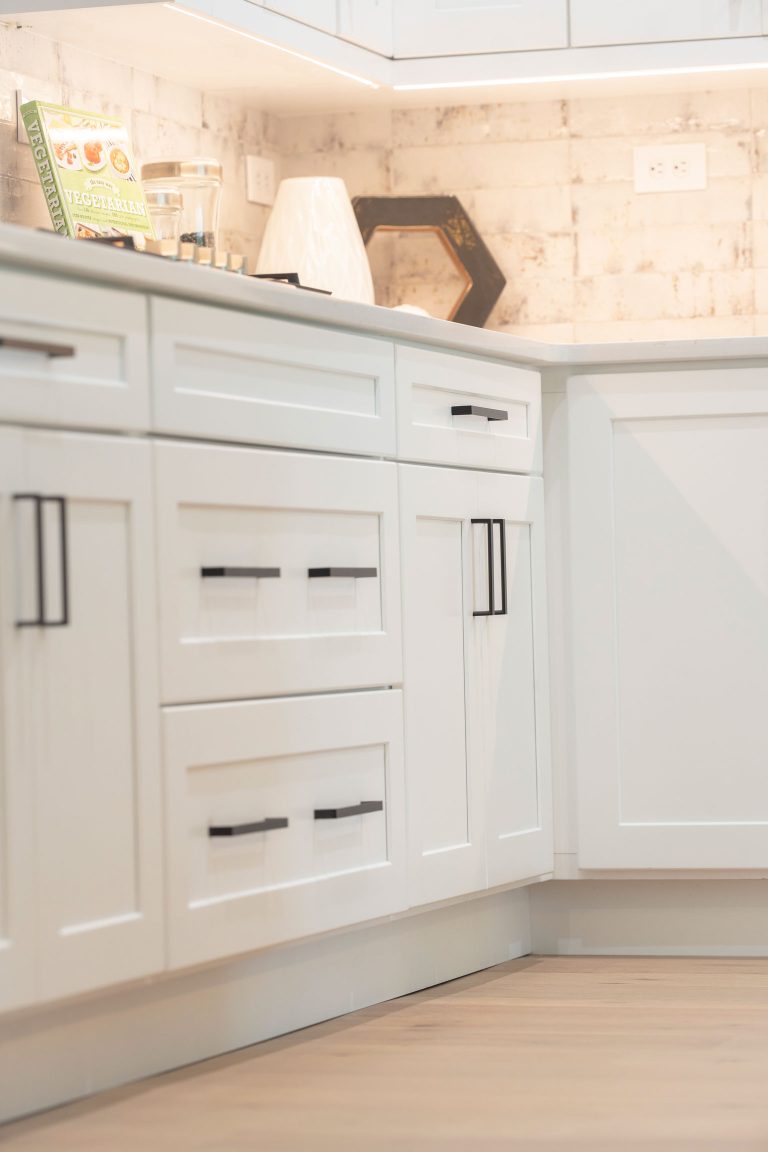 shaker cabinets drawer hardware